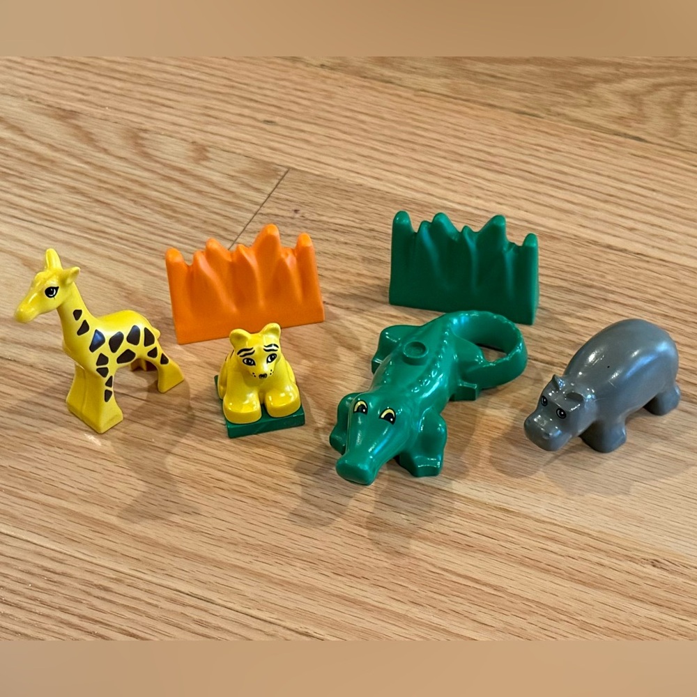 Lego Duplo zoo animals, giraffe, hippo, tiger, cub, alligator